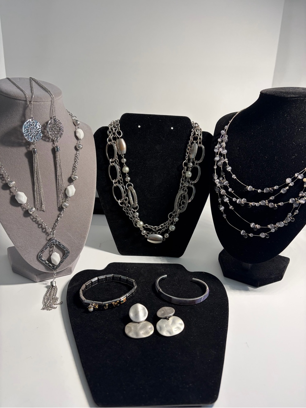 Silver-Tone Layered Chain Necklace and Bracelet Set - Elegant Women's Jewelry 8